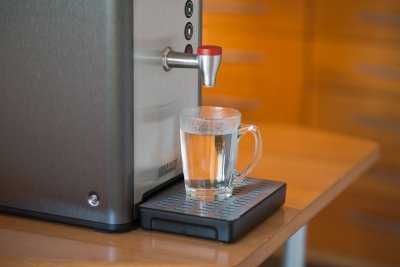 HWA 6D hetvatten och mjölkdispenser
