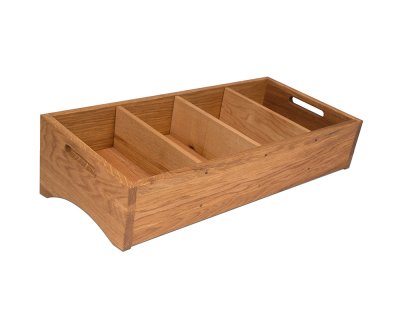 Tiltad besticklåda med fyra fack Linoljad ek